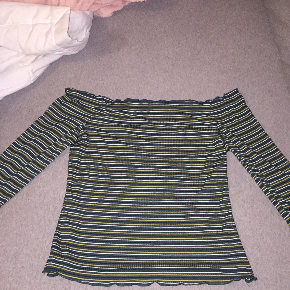 Green striped off the shoulder cute shirt ⭐️